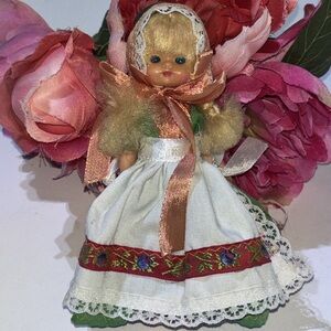 Dutch Doll Vintage Dutch Folklore Plastic Sleepy Blue Eye Blonde Hair Vintage